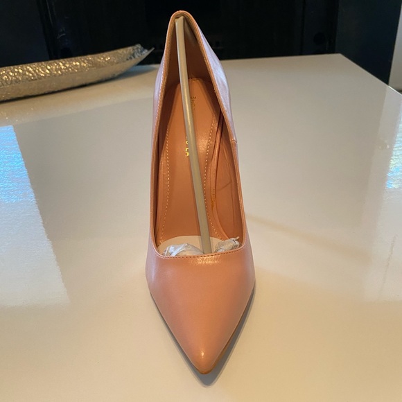 !NEW! Blush Pumps - Picture 4 of 7